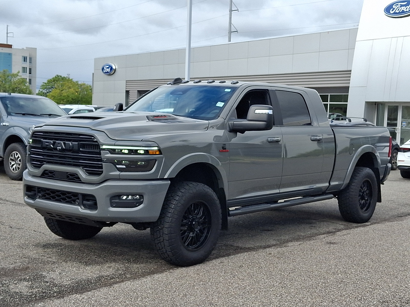 Used 2025 RAM 2500 Laramie w/ Night Edition AWD/4WD image 5
