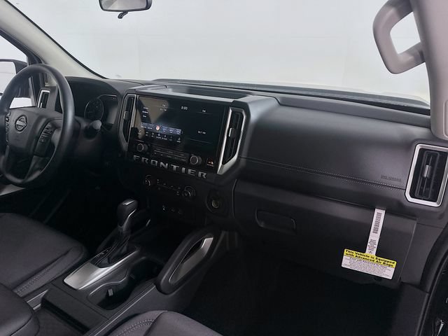 Certified 2025 Nissan Frontier SV RWD image 28