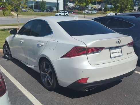 Used 2018 Lexus IS 300 w/ Comfort Package RWD image 3