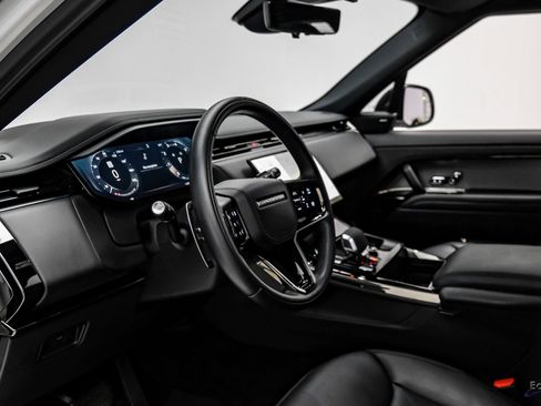 Used 2025 Land Rover Range Rover Sport Dynamic SE image 32