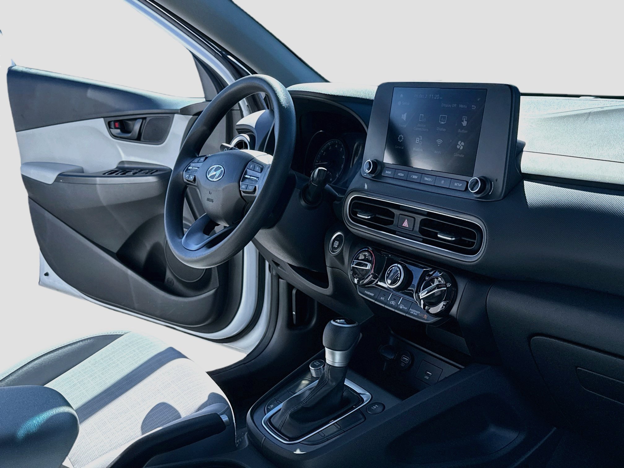 Certified 2023 Hyundai Kona SEL AWD/4WD image 15
