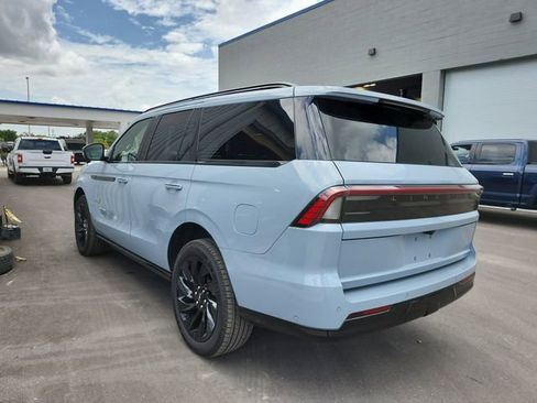 Used 2025 Lincoln Navigator Reserve w/ Jet Appearance Package AWD/4WD image 4