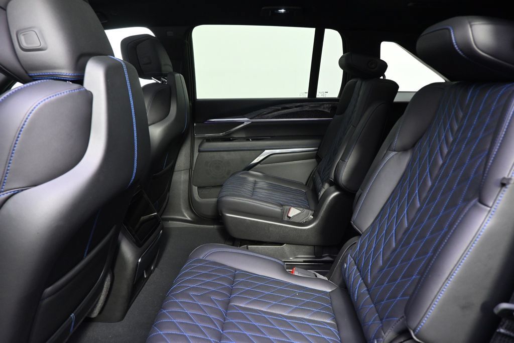 Certified 2025 Cadillac Escalade IQ Sport 1 AWD/4WD image 21