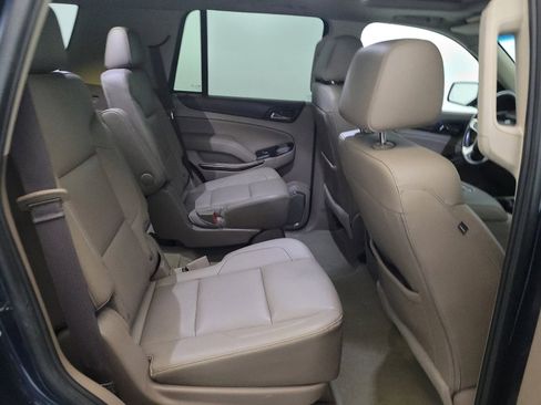 Used 2017 GMC Yukon SLT w/ Premium Edition AWD/4WD image 19