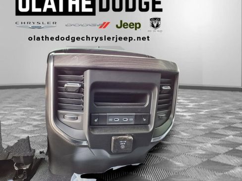 New 2026 RAM 2500 Laramie AWD/4WD image 23