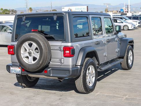 Used 2019 Jeep Wrangler Unlimited Sport S image 9