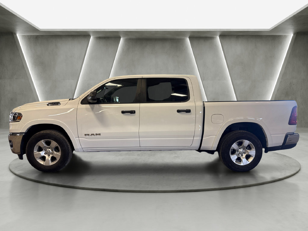 Used 2025 RAM 1500 Big Horn AWD/4WD image 4