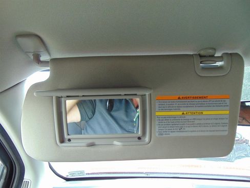 Used 2022 Nissan Frontier SV image 17