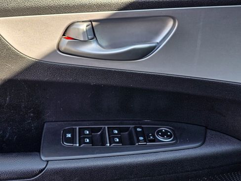 Used 2023 Kia Forte LXS image 19