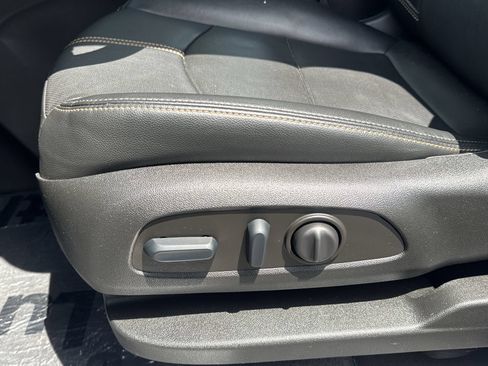 Certified 2022 Chevrolet Equinox Premier AWD/4WD image 12
