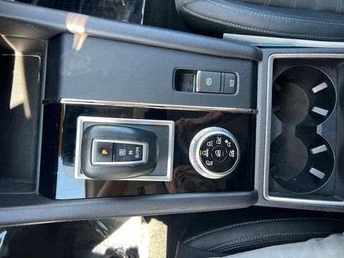 Used 2023 Mitsubishi Outlander SE AWD/4WD image 31