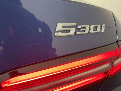 Certified 2025 BMW 530i w/ Premium Package image 32