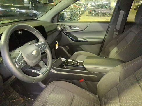 Used 2025 Chevrolet Equinox LT image 9