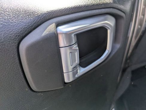 Used 2023 Jeep Gladiator Willys image 25