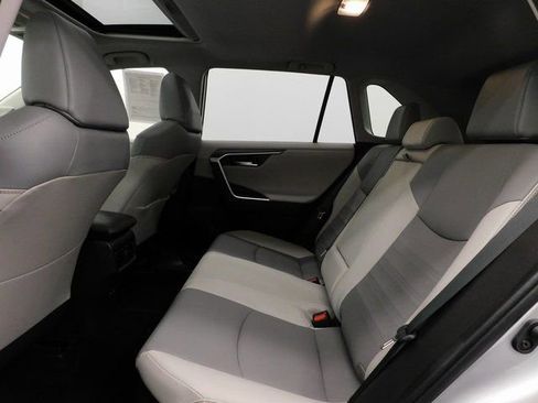 Used 2019 Toyota RAV4 Limited image 28