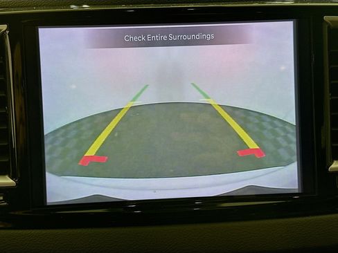 Used 2022 Chrysler Pacifica Touring-L FWD image 22