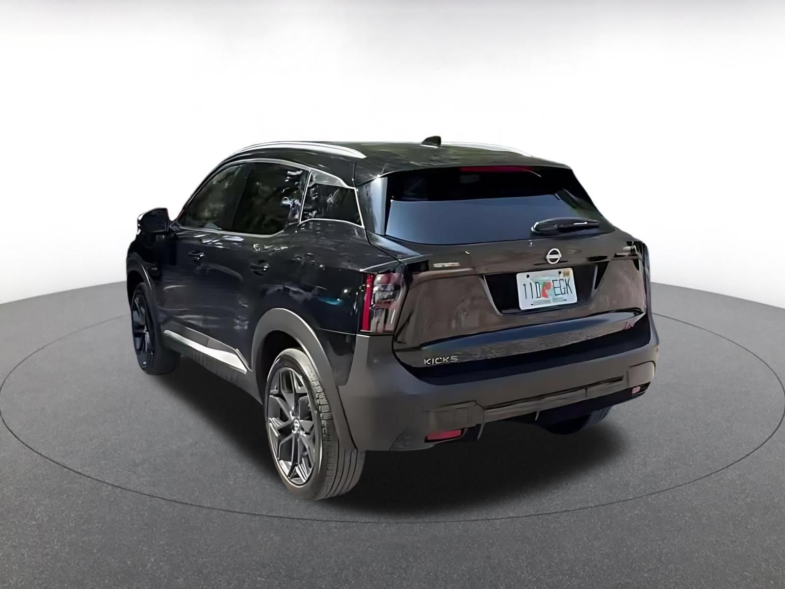 Used 2026 Nissan Kicks SR FWD image 10