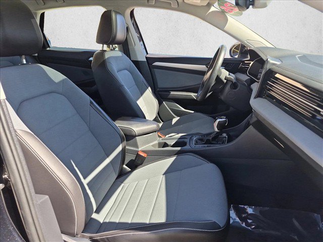 Certified 2026 Volkswagen Jetta SE FWD image 23