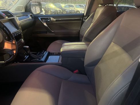 Used 2021 Lexus GX 460 Premium w/ Premium Package image 4