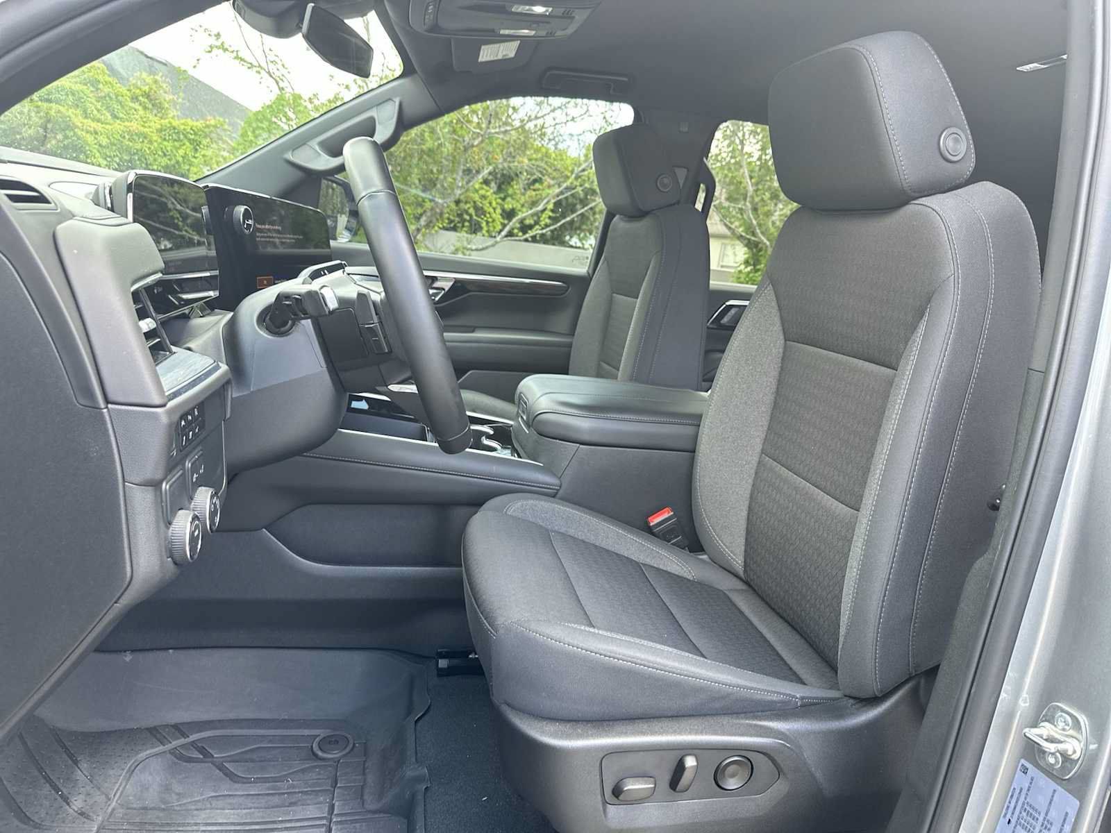 Certified 2025 Chevrolet Tahoe LS RWD image 15