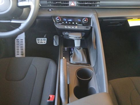New 2026 Hyundai Elantra Sport image 11