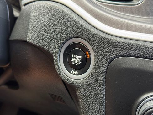 Used 2020 Dodge Charger Scat Pack RWD image 23