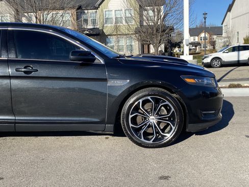 Used 2015 Ford Taurus SHO image 8