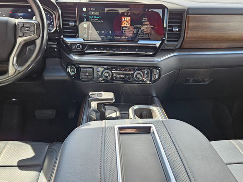 Used 2022 Chevrolet Silverado 1500 High Country w/ High Country Premium Package image 10