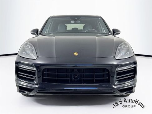 Used 2021 Porsche Cayenne GTS AWD/4WD image 2