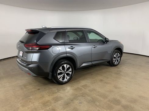 Used 2023 Nissan Rogue SV w/ SV Premium B Package image 8