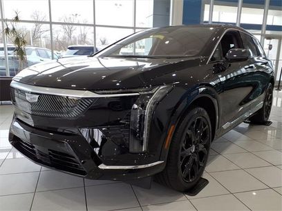 New 2025 Cadillac Optiq Luxury 1 w/ LPO, ONYX Package