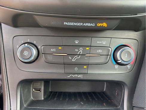 Used 2018 Ford Focus S FWD image 21