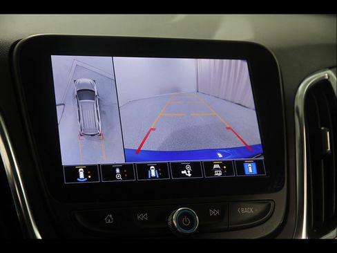 Used 2024 Chevrolet Equinox LT AWD/4WD image 13