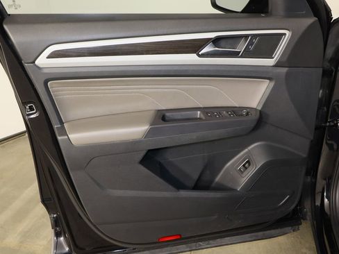 Used 2021 Volkswagen Atlas SE image 22