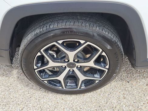 Used 2025 Jeep Compass Limited AWD/4WD image 12