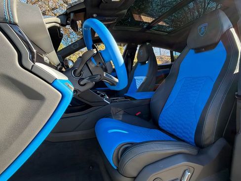 Used 2022 Lamborghini Urus image 14