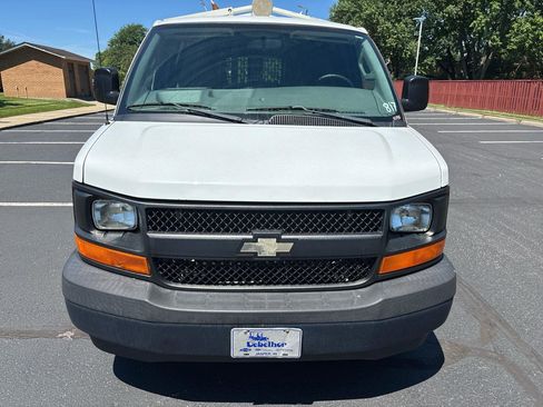 Used 2017 Chevrolet Express 2500 RWD image 2