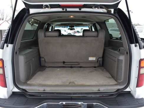 Used 2003 Chevrolet Suburban Z71 image 10