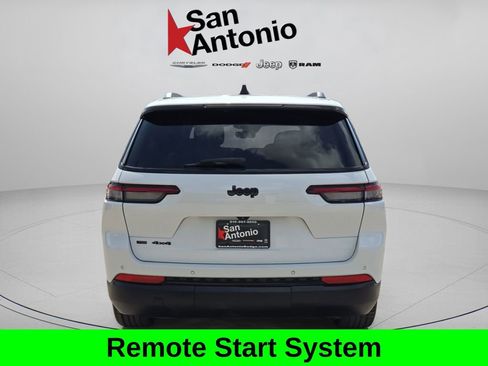 Used 2023 Jeep Grand Cherokee L Laredo image 7