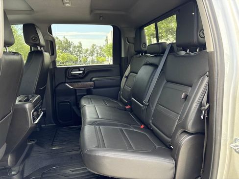 Used 2021 GMC Sierra 2500 Denali w/ Denali Ultimate Package AWD/4WD image 12