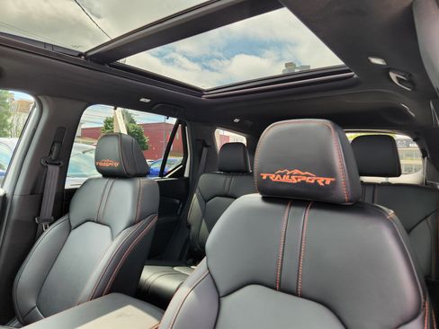 Certified 2025 Honda Pilot TrailSport image 12