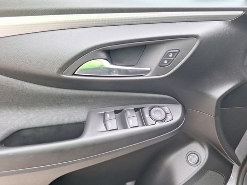 Used 2025 Buick Envista Preferred FWD image 19