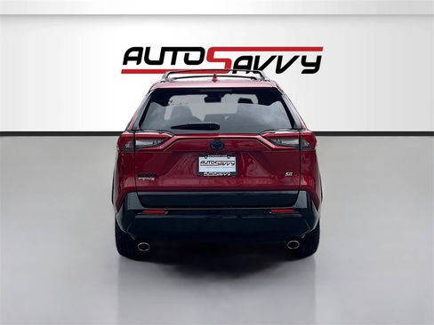 Used 2024 Toyota RAV4 SE w/ Weather & Moonroof Package image 6