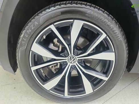 Used 2026 Volkswagen Atlas Cross Sport SEL Premium R-Line AWD/4WD image 60