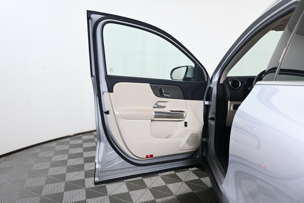 Used 2021 Mercedes-Benz GLA 250 4MATIC image 30