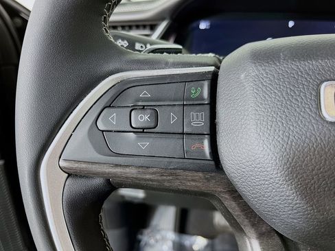 Used 2023 Jeep Grand Cherokee Limited AWD/4WD image 15