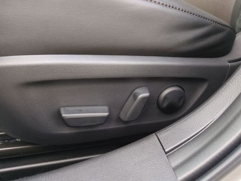 New 2026 MAZDA MAZDA3 Hatchback w/Premium Plus Pkg image 16