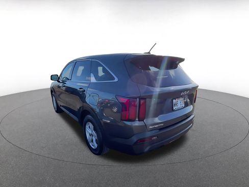 Used 2023 Kia Sorento LX FWD image 11