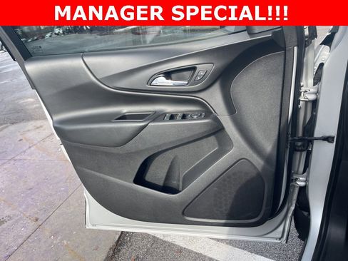 Used 2020 Chevrolet Equinox LT image 31