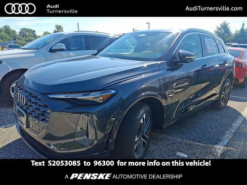 Certified 2025 Audi Q5 Premium w/ Convenience Package AWD/4WD image 1